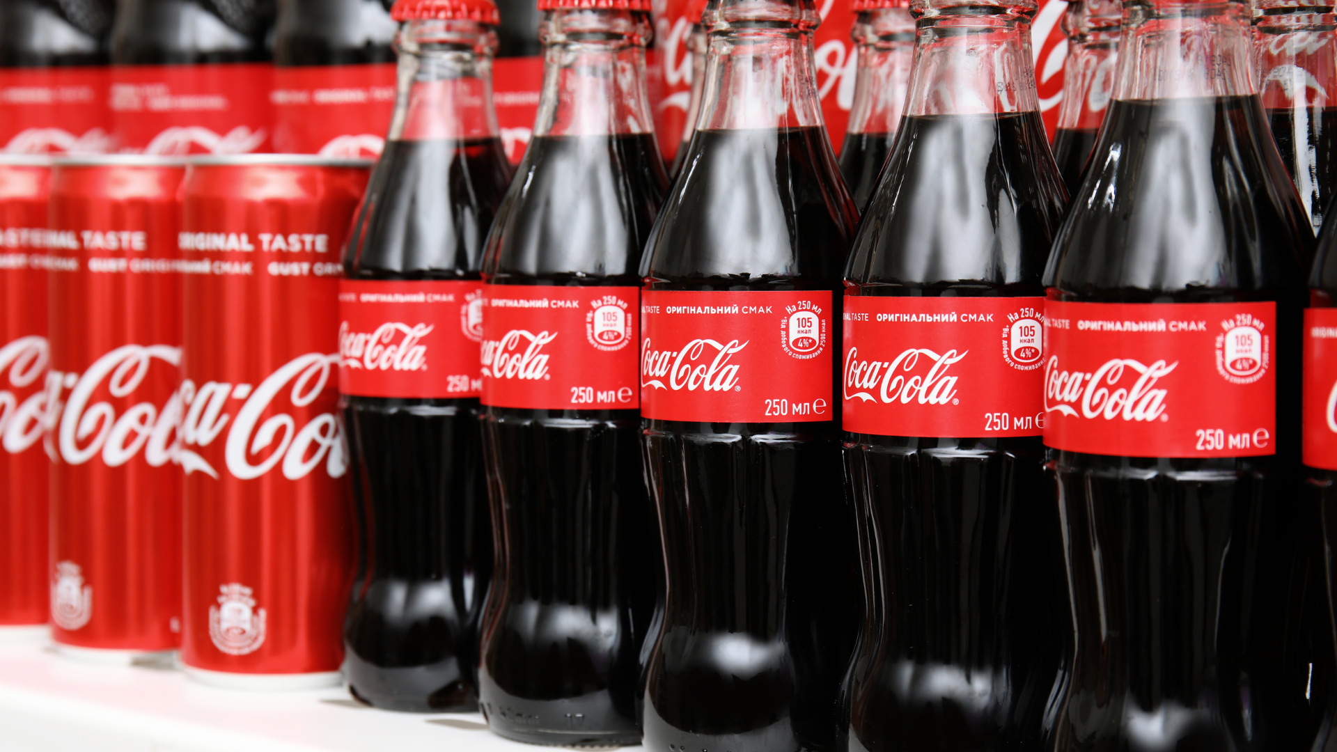 marketing and marketing mix - Cocacola